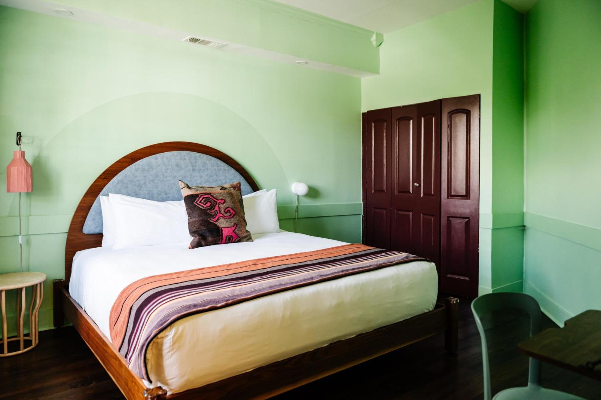 Hotel The Frenchmen New Orleans By Kasa Exterior foto