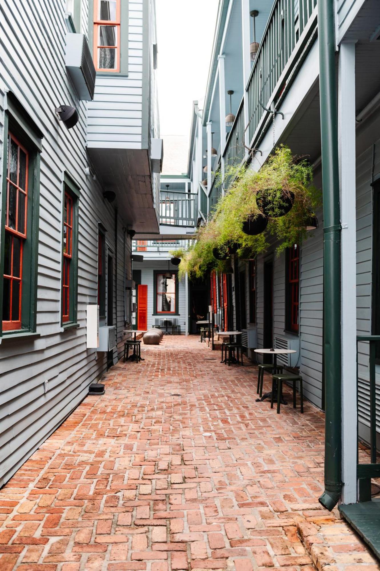 Hotel The Frenchmen New Orleans By Kasa Exterior foto