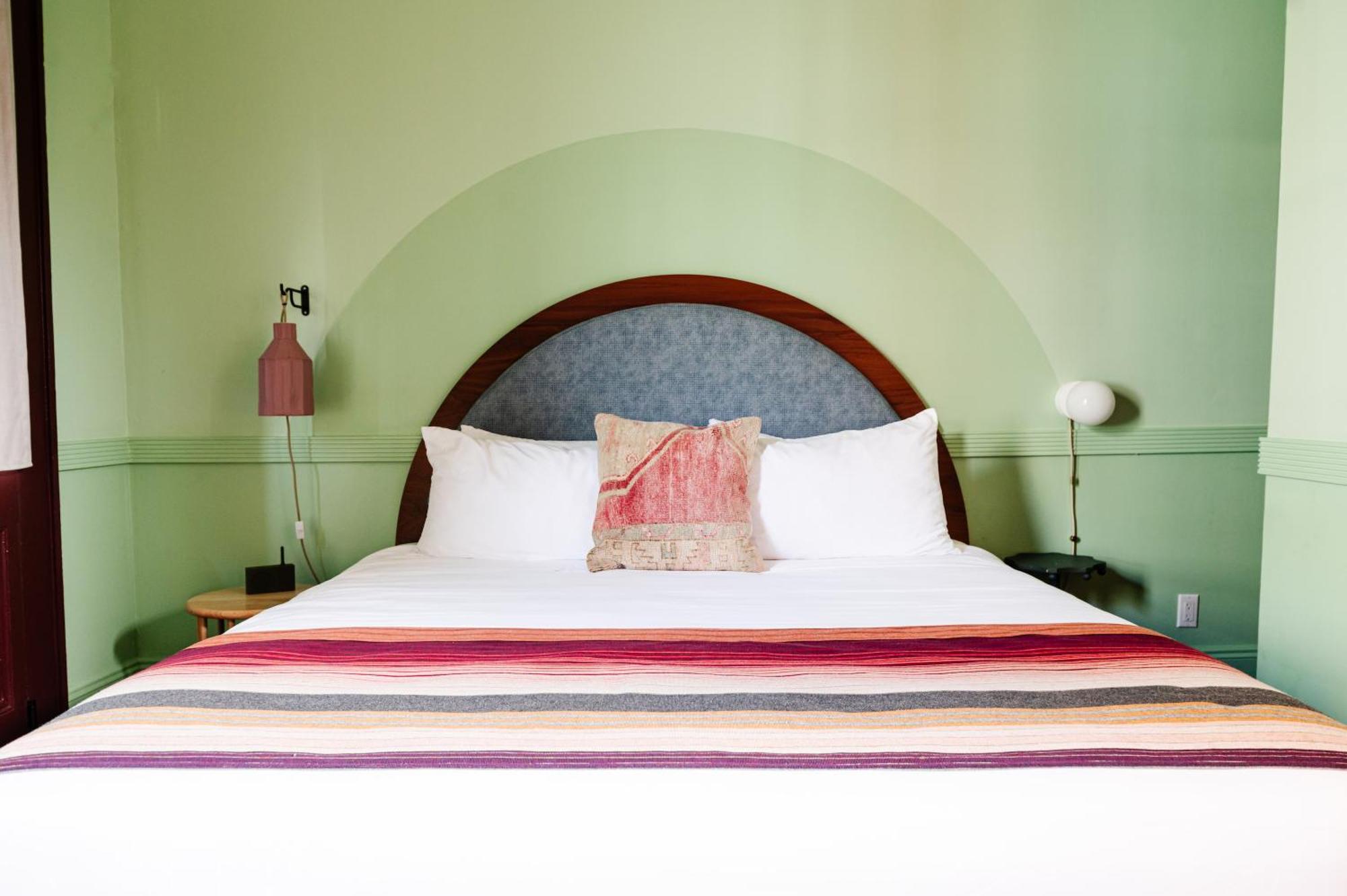 Hotel The Frenchmen New Orleans By Kasa Exterior foto